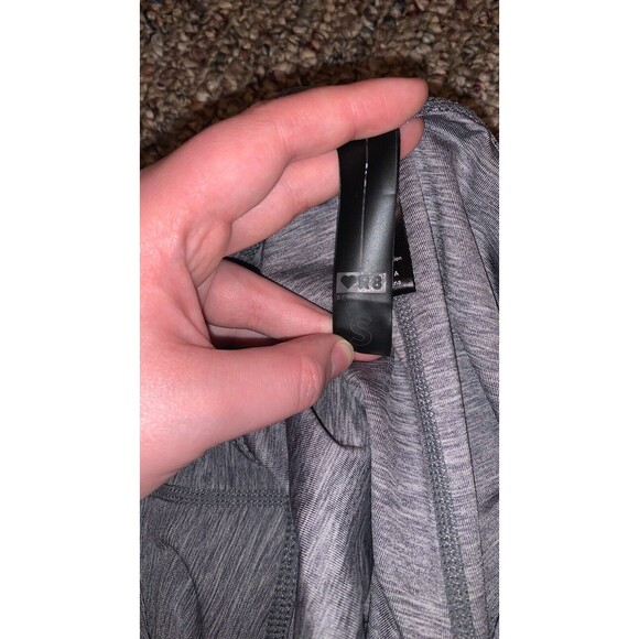 R8 activewear heathered gray Capri cropped leggings w/ mesh & reflective detail - Picture 6 of 6